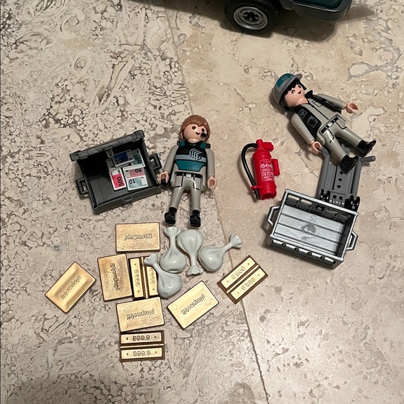 Playmobil 5566 Police Money Armored Truck Set with all pieces - Picture 5 of 5